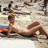 naturist, sands, friend, friends, girlfriend, sunlight, fry, swelter, dame, lady, naturist woman, sand, naturist fellowship, nudist band, nudist, naturist man, nudist women, nudist man, naturist girl, naturist family, naturist couple, sun, sunbathing, recreation, relaxation, repose, rest, disengagement, distraction, resource, nature, summer, holidays, health, saunter, bathe, bathing, as brown as a berry, happy, joyful, joyfully, glad, laughing, laugh, entertainment, getting acquainted, familiar, domesticity, near nature, beach, waterfront, lake, lake side, field naturist, game, Polish, Poland, Kryspinow, 1989, CD 0059