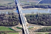 34, bridge, Szeged, Mak, Mora Ferenc, highway, M43, Mako and Szeged between, hanging bridge, truss bridge, 660 meter, 31.6 km, Tisza, air photograph, building, camion, car, transit traffic, 2011th April 20, singular, lonesome, unique, rarity, Hungary, Csongrad, county, Europe, Kiss Lszl, Lszl Kiss