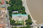 Szeged, Mora Ferenc Museum, museum, Tisza, Tisza river, bridge, bridge of downtown, city center, birds eye view, Roosevelt square, theather building, air photograph, air photo, aerial, wharf, museum garden, waterworks, building, buildings, summer, sunlight, Szeged National Theatre, river, blond, CD 0029, Kiss L�szl�, L�szl� Kiss