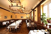 restaurant, furniture, tree, desk, chair, window, cover, spread, table cloth, floor, boarding, lamp, light, knife, spoon, fork, white, flower, napkin, yellow, glass, CD 0025, Kiss L�szl�, L�szl� Kiss