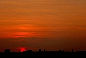 sunset, Szeged, sun, contrail, vapor trail, cloud, horizon, competition, airplanes, orange, color, colour, striped, striate, sunlight, wavy, Wallpaper, Kiss L�szl�, L�szl� Kiss