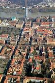 Szeged, town, city, outskirts, air photograph, air photographs, aerials, air photo, city center, building estate, garden city, garden suburb, faubourg, house, houses, line of houses, avenue, boulevard, street, streets, car, road, cars, building, buildings, park, green, garden, environment, ambience, neighbor, neighborhood, everyday life, at home, countryside, aldermanry, plan, air, aerial, bridge, Tisza, church, cathedral, standing, Ujszeged, museum, Szechenyi square, Synagog, Bartok Bela square, Hajnoczi street, Gutenberg street, Tisza Lajos circuit, birds eye view, of birds eye view, downtown, Kiss Lszl, Lszl Kiss