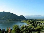 Fakeer See, Austria, festival, tarn, lake, water, mountain, valley, tree, tomato, peachy, island, hill, spare-time, leisure, time, clean air, shadow, cold, cool, blue, green, wave, waving, sky, canopy of heaven, cope of heaven, firmament, cloud, park, trees, excursionist, look around, lookout, panorama, deep, abyss, hilltop, mountaintop, crystal clear, to ripple, to surge, horizon, Ossiacher See