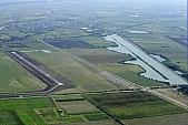 Maty-brooklet, Maty er, Maty-er, brook, brooklet, canoening, Maty, 2006, august, 19, airport, airfield, drome, flying field, Szeged, water, watery, aquatic, air, aerial, air photograph, air photo, kayak, air photos, aerials, 55, road, Tisza, chopper, helocopter, windmill-plane, Hungary, canoe, kayak-canoe, field, rowing, oar, sport, water sport, sportfield, paddle, to canoe, to ply the oars, to scull, to scull a boat, word championship, helicopter, Kiss László, László Kiss