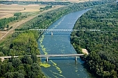 Szentes, Szentes city, Csongrad county, railway, vehicular, road bridge, railway bridge, bridge, bridges, forest, tree, trees, Tisza, fair Tisza, green, cranky, crooked, devious, sinuous, winding, agitated, troubled, obscure, roily, duckweed, concrete, iron, rail, tracks, train, truck, lorry, slob, coast, inundation, flood, high tide, high water, low tide, low water, agriculture, farmlands, farmland, field, sunshine, sunlight, summer, spring, aerials, aerial, birds eye view, garden, environment, ambience, plan, air, air photograph, of birds eye view, CD 0029, , Kiss László, László Kiss