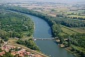bridge, Csongrad, Csongrad city, bridge of Csongrad, convertible, pontoon, pontoon bridge, bend, curve, twist, wimple, tree, wooden bridge, cranky, crooked, devious, sinuous, winding, Hungary, river, Tisza, connection, combiner, copulative, sailing, shipping, boat, port, dock, navigable, water-course, water, ship route, international ship route, air photograph, air photo, air photos, panorama, perspective, forest, hazy air, critter, haze, steam, vapor, corn tables, grain, agriculture, agrarian production, sunshine, sunlight, summer, spring, aerials, aerial, birds eye view, green, garden, environment, ambience, plan, air, of birds eye view, CD 0029, Kiss Lszl, Lszl Kiss